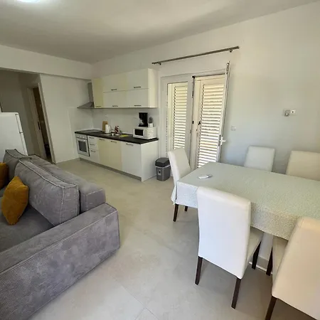 Marta - - Near The Sea Apartamento Zadar